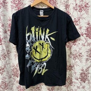 Blink-182 Graphic Band T-Shirt Black Large
